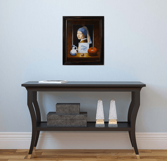 The Delft girl with pomegranate