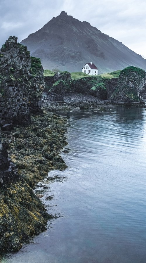 THE LONELY HOUSE by Fabio Accorrà
