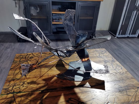 Unique welded iron sculpture beautiful space effects Star bird playing with her shape signed O KLOSKA