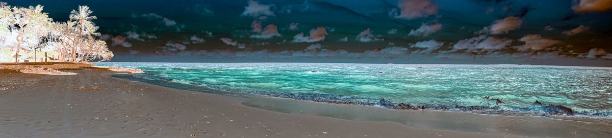 Beach panorama by Sumit Mehndiratta