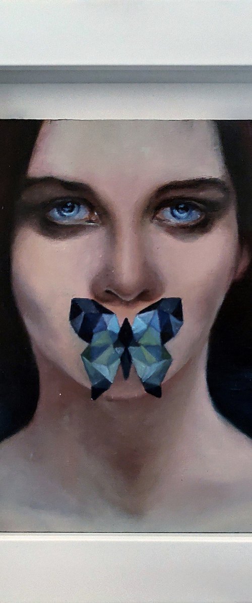 Hidden in plain sight by Veronica Ciccarese