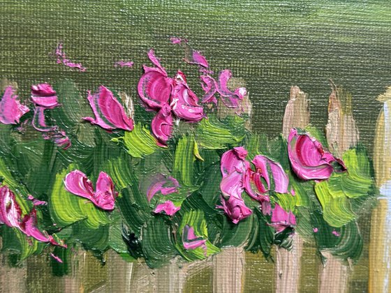 Flowers over de fence