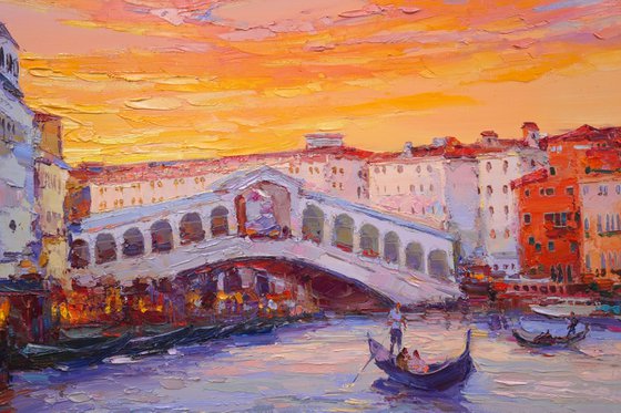 Rialto Bridge. Venice evening