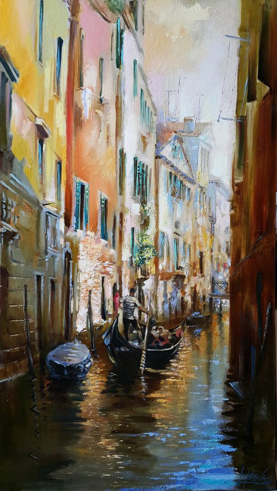Picturesque canals of Venice