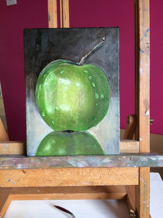 Ripe green Apple. Still life