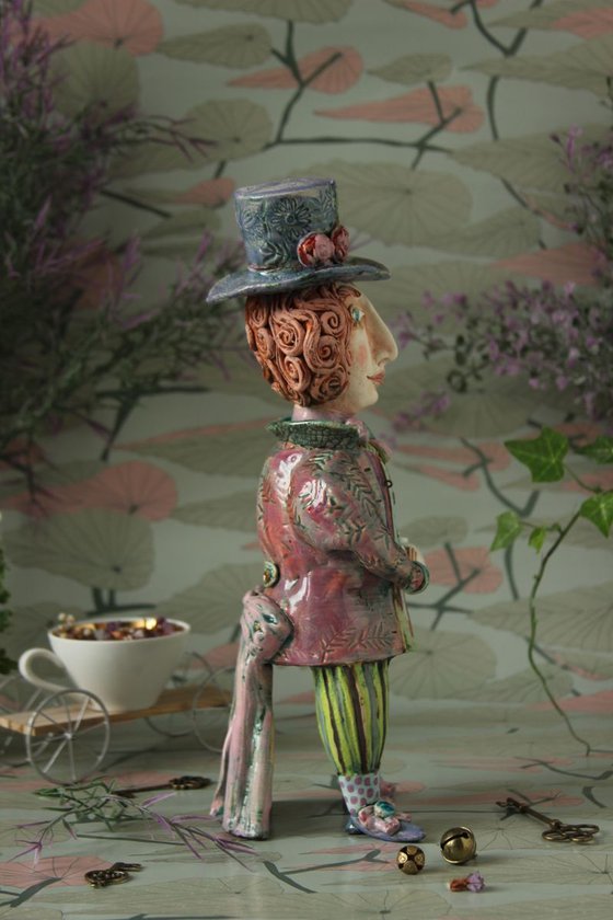 From the Alice in Wonderland. The Hatter.  Sculpture by Elya Yalonetski