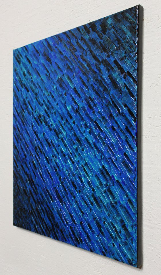 Iridescent blue diagonal