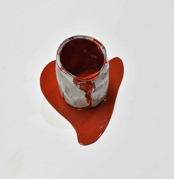 Le vieux pot de peinture rouge - 356