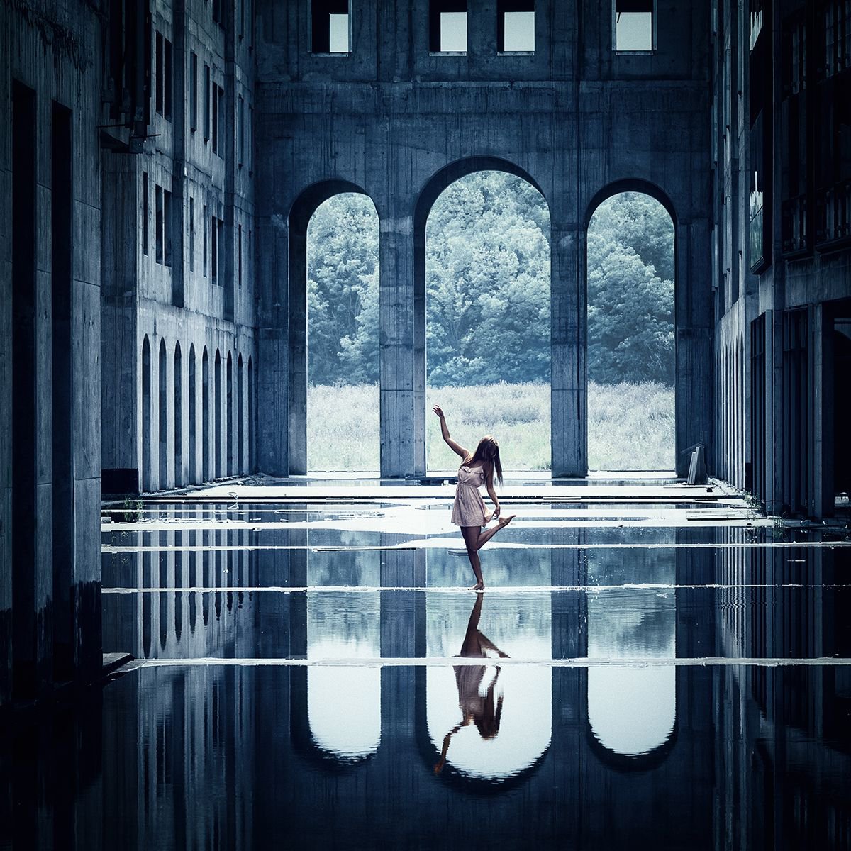 Photorealistic Cityscapes Photograph By Peter Zelei, 31 X 31", Mirror Dance I., Original Artwork