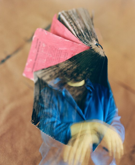 Calendar and blue shirt 1