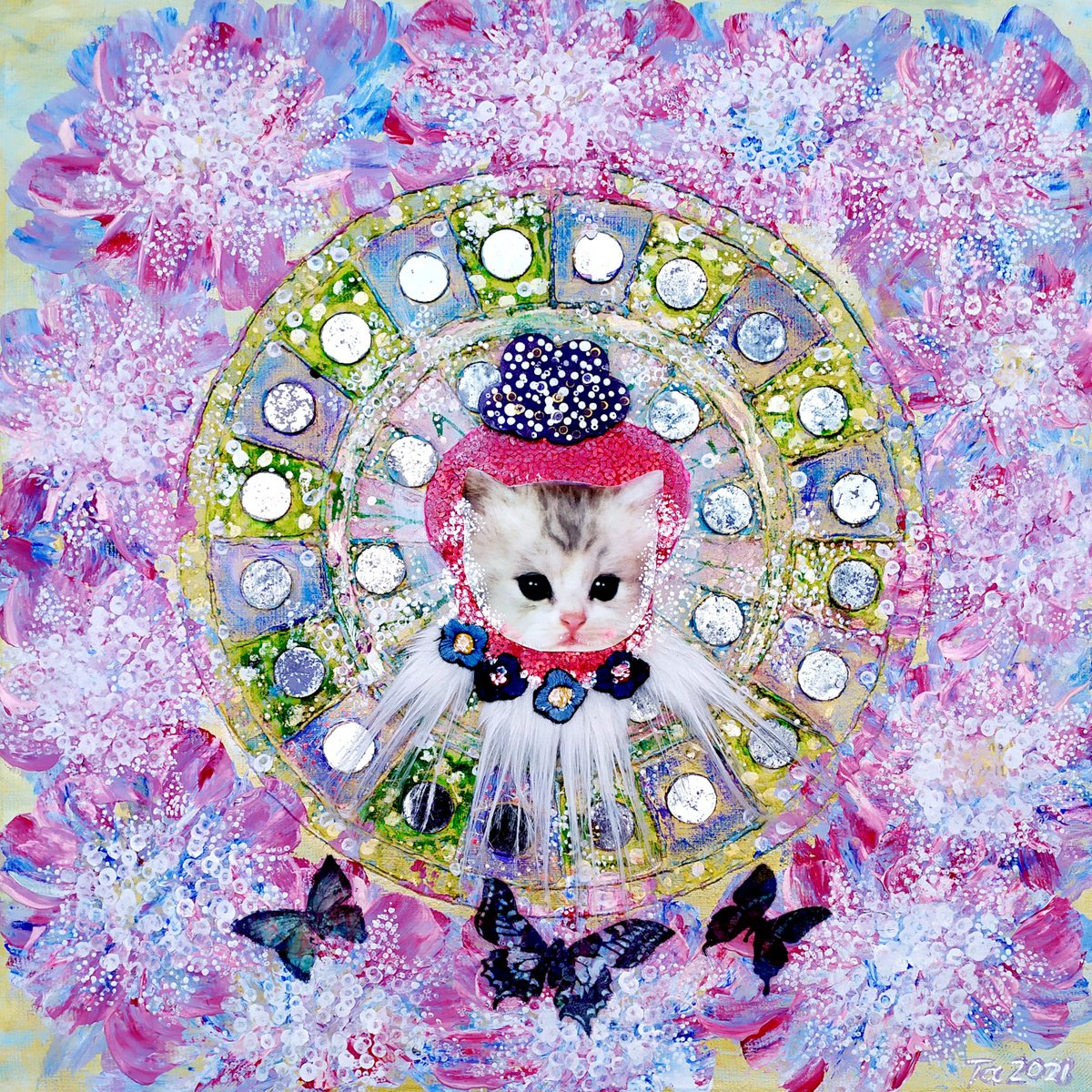 Mirror mandala for a white kitten by Tetiana Chebrova