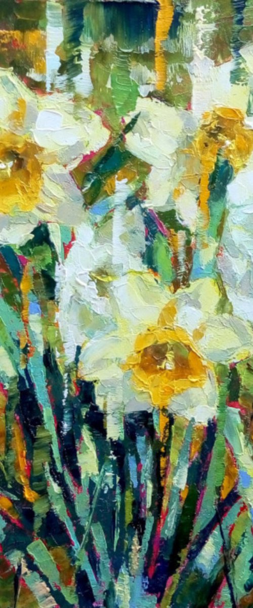 Daffodils in the garden by Valerie Lazareva