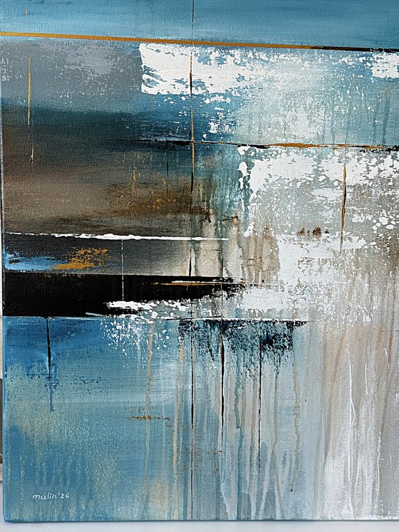 Silent Gold Current. Blue gold accents