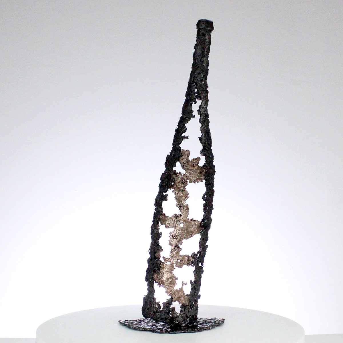 Bottle Pear Autumn - Sculpture lace steel and bronze by Philippe Buil
