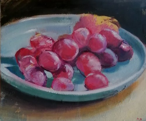 Grapes on a plate by Rosemary Burn