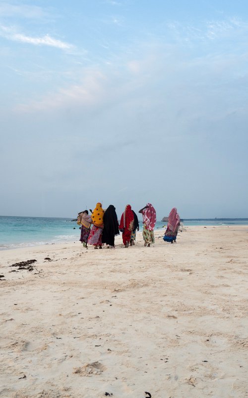 Walking on the beach by Chiara Vignudelli