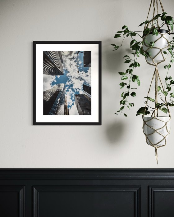 THE SKY OF MANHATTAN