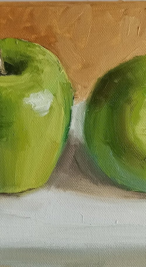 Green apple by Leyla Demir