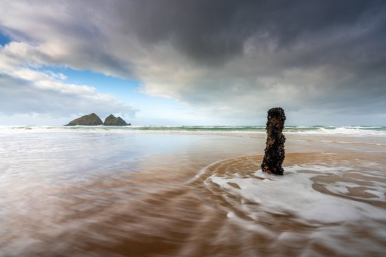 Holywell bay with post