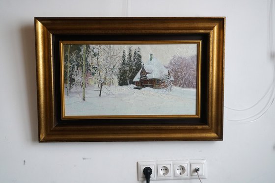 Teremok bathhouse in Abramtsevo in winter