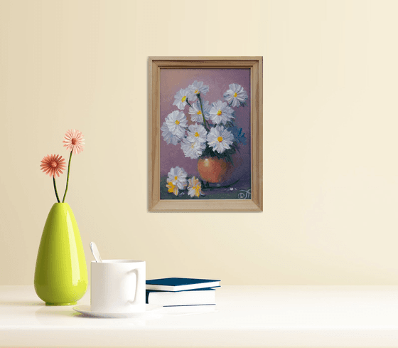 Still life with daisies