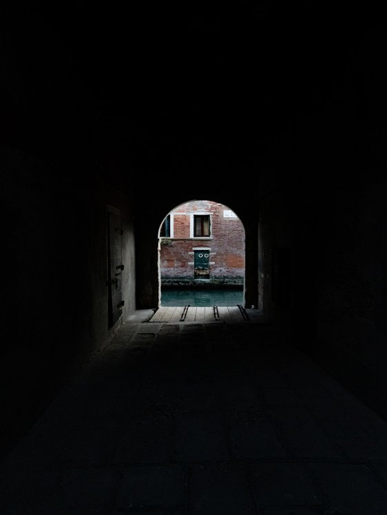 VENICE, WHITE HOLE