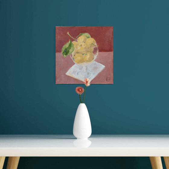 Lemons in glass bowl