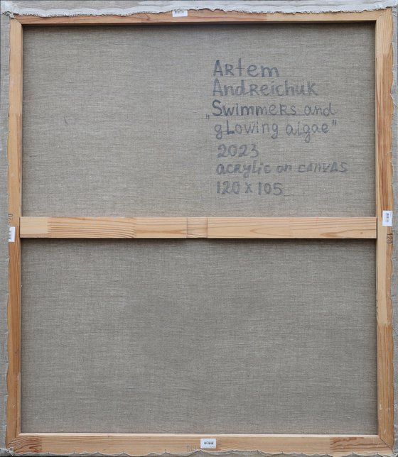 Swimmers and Glowing Algae