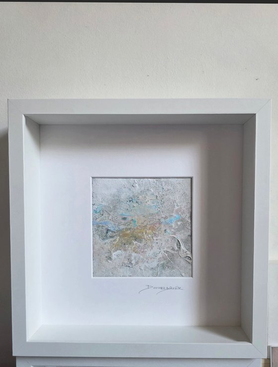 White Little Story XII