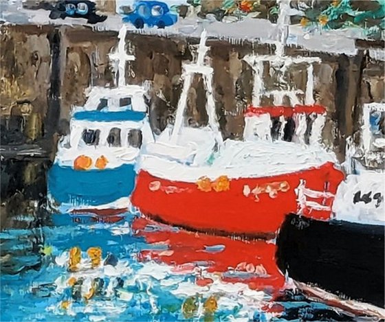 pittenweem harbour with seal