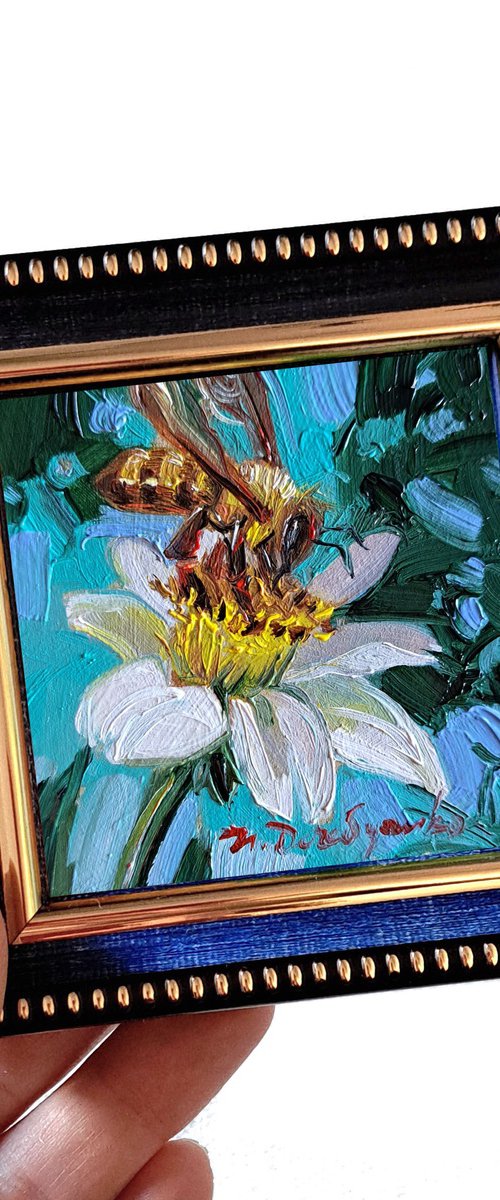 Bee by Nataly Derevyanko