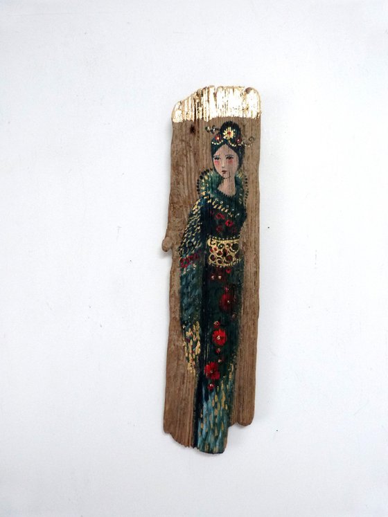 Driftwood painting, geisha with kimono. Kim Satin