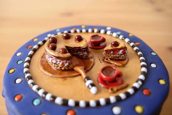 Ceramic | Blue polka dot jewelry box | Cookie bowl with dessert miniatures