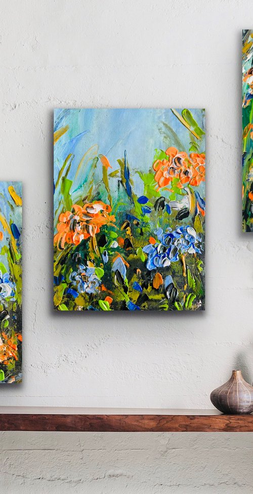 Oranje Blauwe Bloemen in Abstractie - Triptych by Pooja Verma