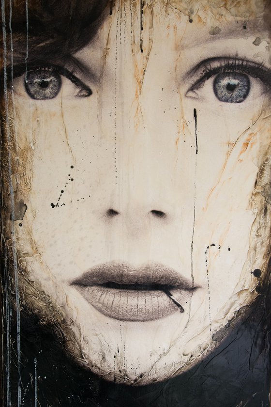 "Nikki Revisited" (XL artwork 109x62x8 cm) - Unique portrait artwork old door (abstract, portrait, gold, original, resin, beeswax, painting)