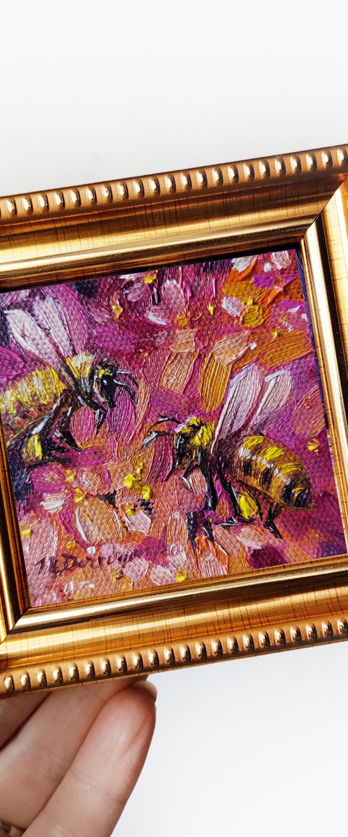 Bee by Nataly Derevyanko