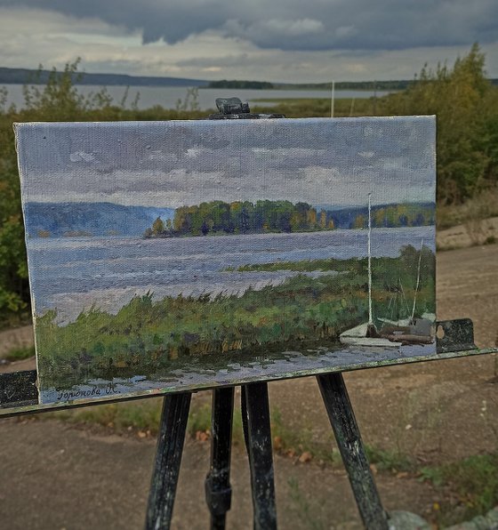 In the morning by the river