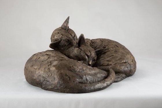 Pair of Cats Bronze Resin