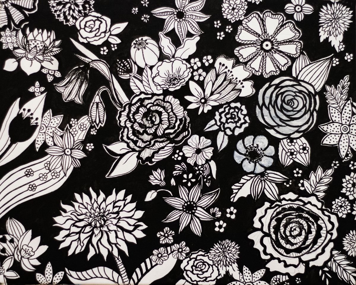 Black And White Flowers by Ihnatova Tetjana