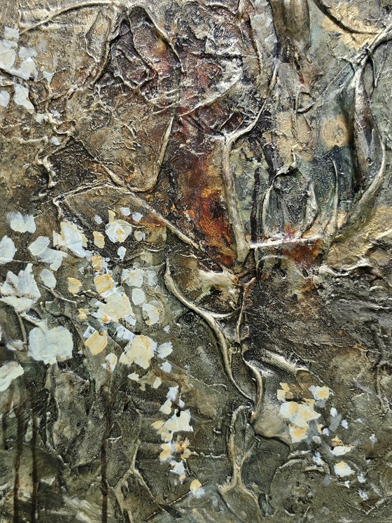 Gold Fantasy. Fragments of Summer Collection.