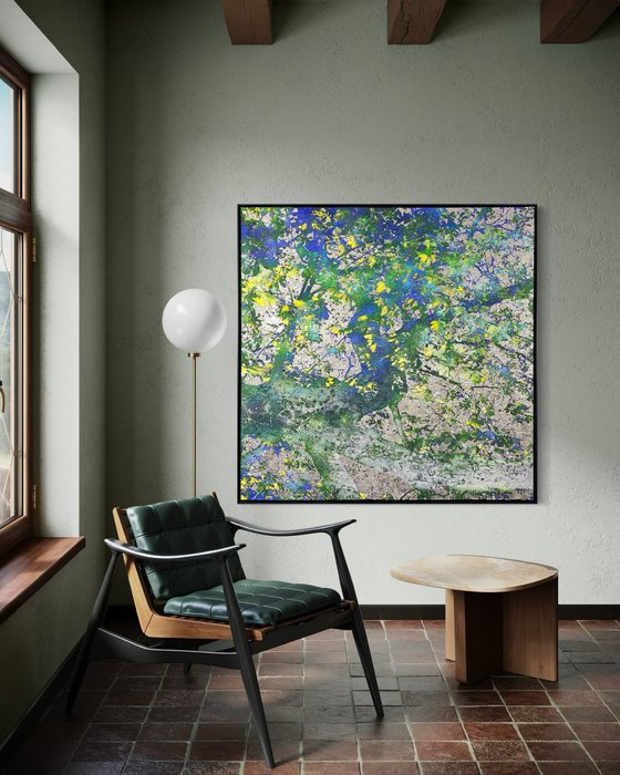 Yellow, green, blue & silver Chestnut.