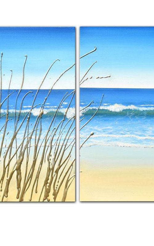 Waves at the Beach by Amanda Dagg