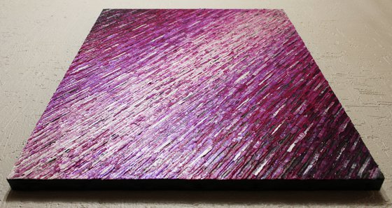 Iridescent pink silver beaded white knife texture