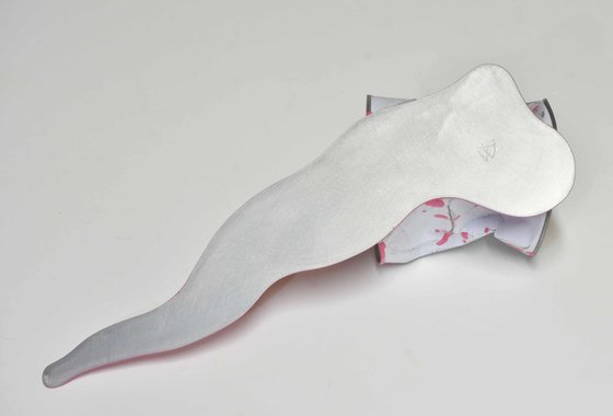 Le vieux pot de peinture rose