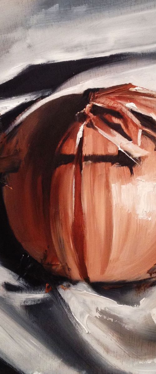 Onion at 3 o'clock sun light- original oil painting- 20 x 20 x 2 cm ( 8' x 8' x08 ' ) by Carlo Toma