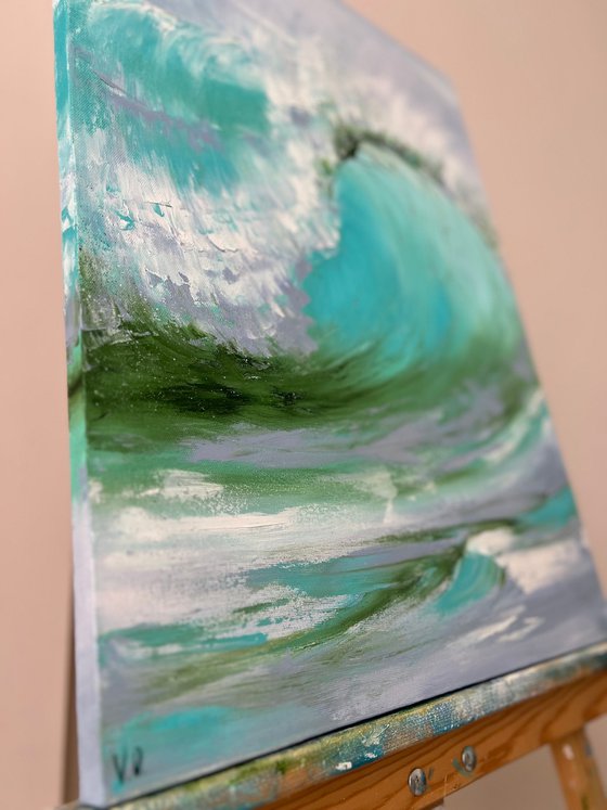 Fresh turquoise green sea wave