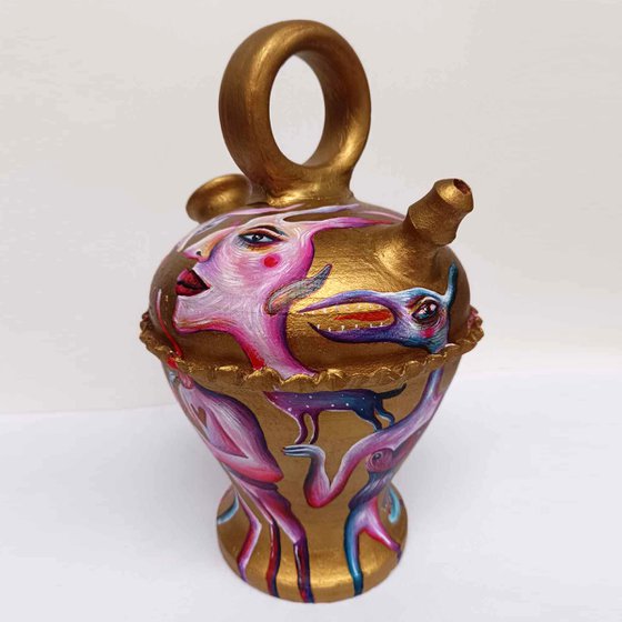 Golden rhapsody vase