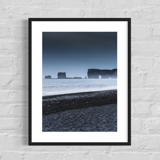 DARK BEACH