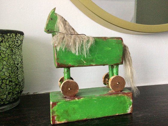 RIDE A COCK HORSE TO BANBURY CROSS .         FOLK ART