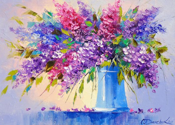 Bouquet of lilacs in a vase